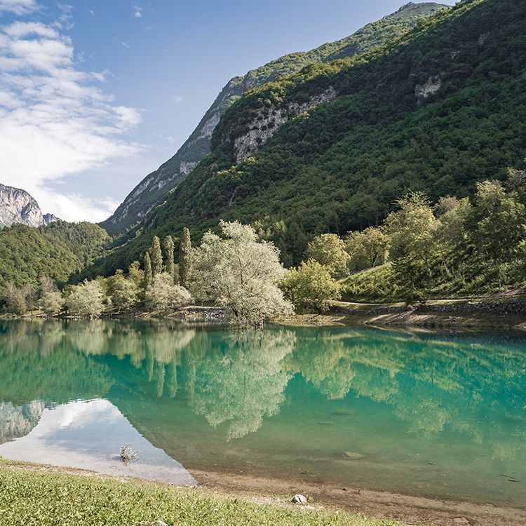 Hotel Luise - Secret places - Lake Tenno is undoubtedly one of our favorite places, a magical and precious corner, perfect for a picnic immersed in nature