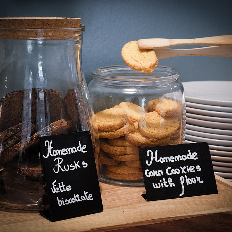 Fatto a mano al Luise: nostri fantastici biscotti al mais sono in forno! Devi assolutamente provarli :)