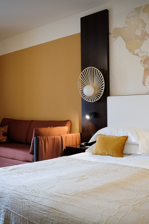 Hotel Luise - 4 Star Hotel Riva del Garda - Trentino HOTEL LUISE SRL | Map room